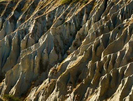 Foto del pezzo: Viaggio nel mistero dei Calanchi di Atri: chi ha scolpito questo paesaggio?